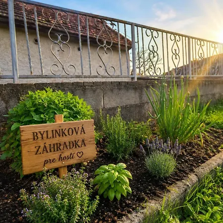 Dom S Vinnou Pivnicou شقة Hontianske Tesare